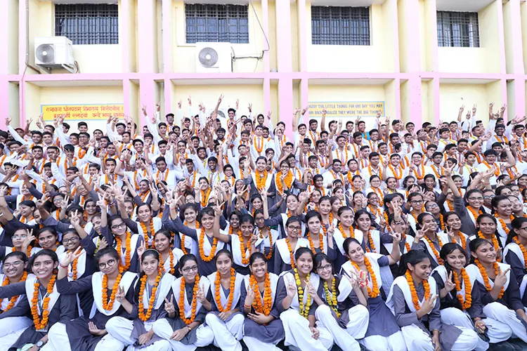 Rani Laxmi Bai Memorial School campus photo 7 of 10 — Indira Nagar