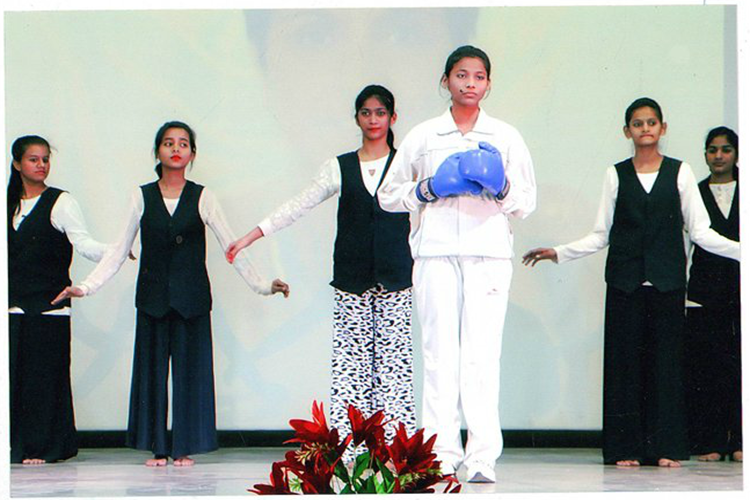 Rani Laxmi Bai Memorial School campus photo 8 of 30 — Chinhat