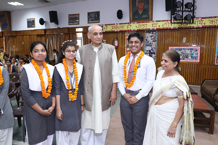 Rani Laxmi Bai Memorial Senior Secondary School campus photo 2 of 18 — Vikas Nagar