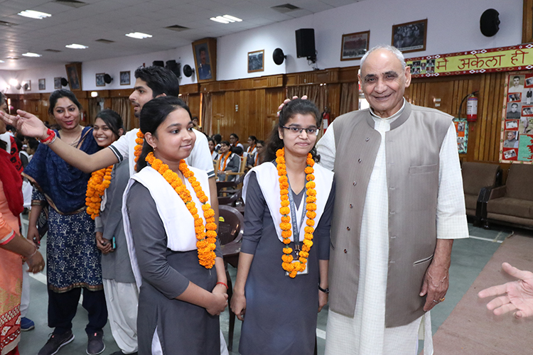 Rani Laxmi Bai Memorial Senior Secondary School campus photo 3 of 18 — Vikas Nagar