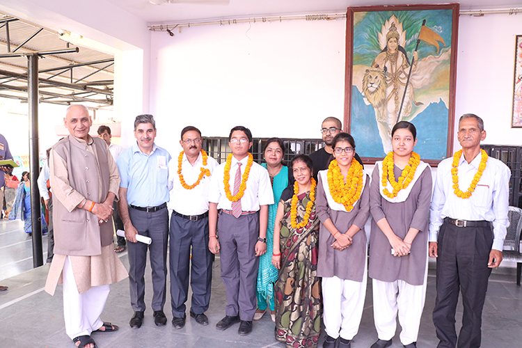 Rani Laxmi Bai Memorial Senior Secondary School campus photo 5 of 20 — Indira Nagar