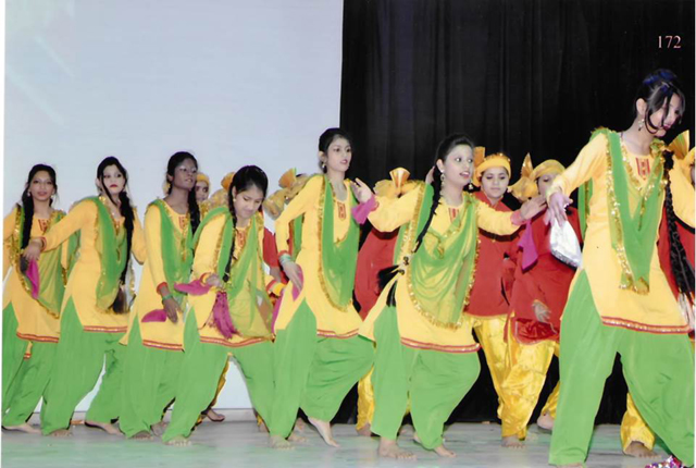Rani Laxmi Bai Memorial Senior Secondary School campus photo 17 of 22 — Indira Nagar
