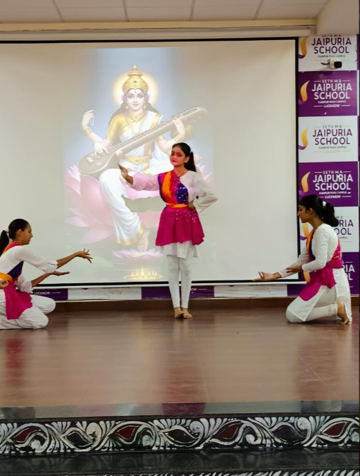 Seth M. R. Jaipuria School campus photo 19 of 30 — Alinagar Sonhara