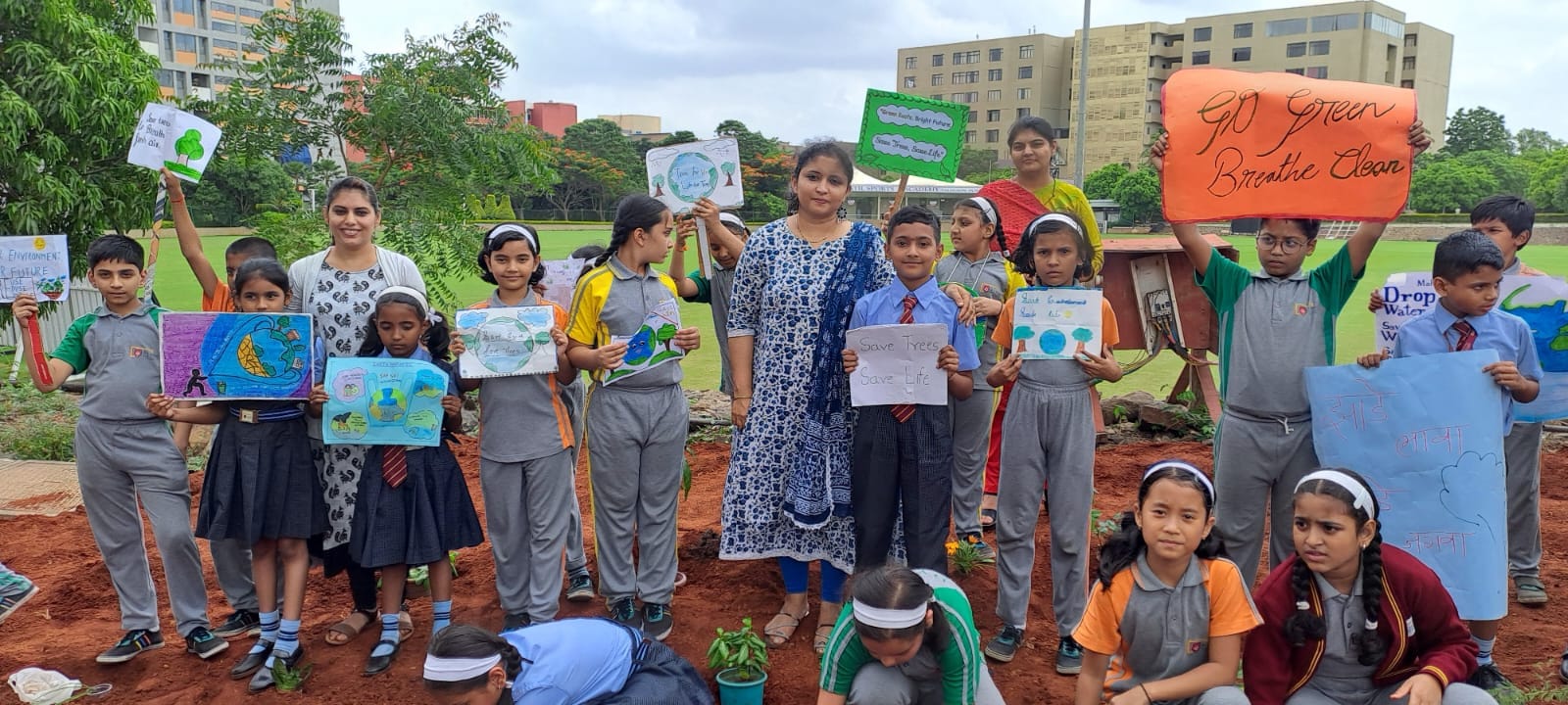 D Y Patil High School campus photo 10 of 22 — Takawe Bk