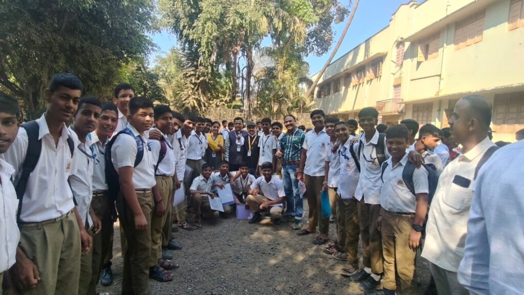 M E S Boys High School & Junior College campus photo 7 of 16 — Sadashiv Peth