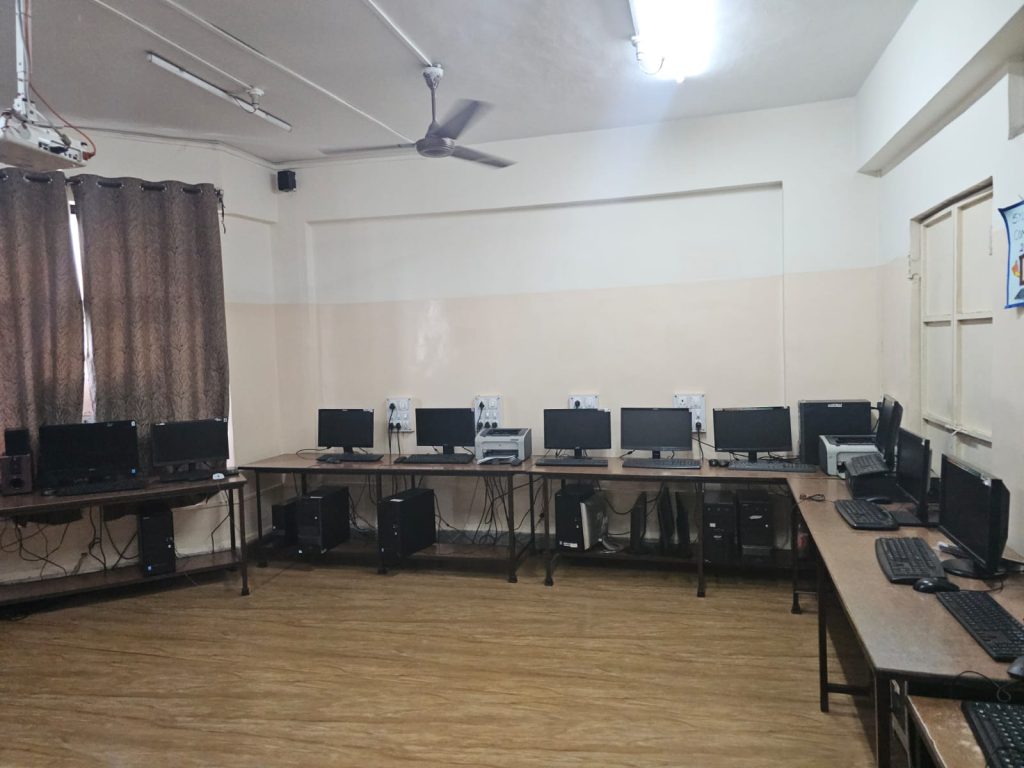 SV Union High School & Junior College campus photo 7 of 12 — Somwar Peth