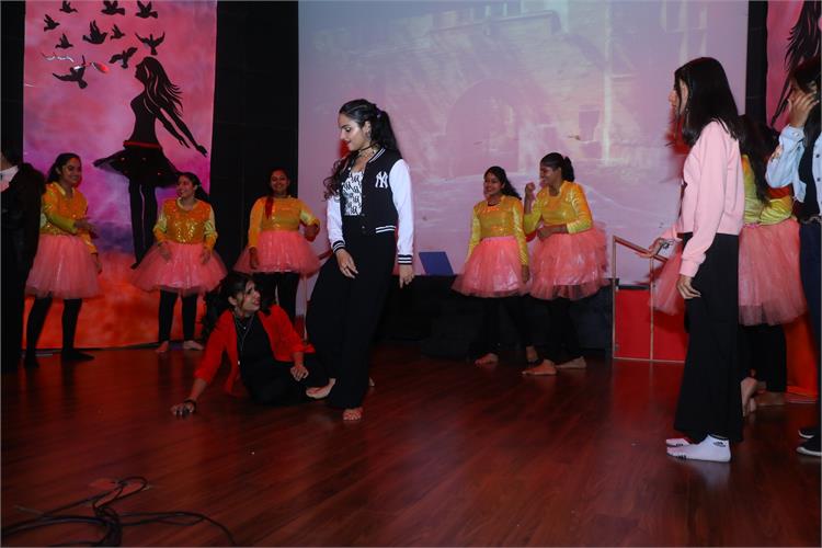 Sri Venkateshwar International School campus photo 11 of 30 — Dwarka