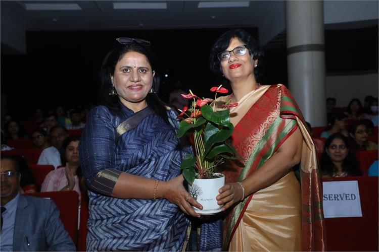 Sri Venkateshwar International School campus photo 12 of 30 — Dwarka