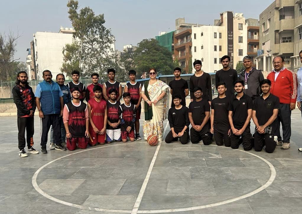 Hansraj Model School campus photo 11 of 30 — Punjabi Bagh