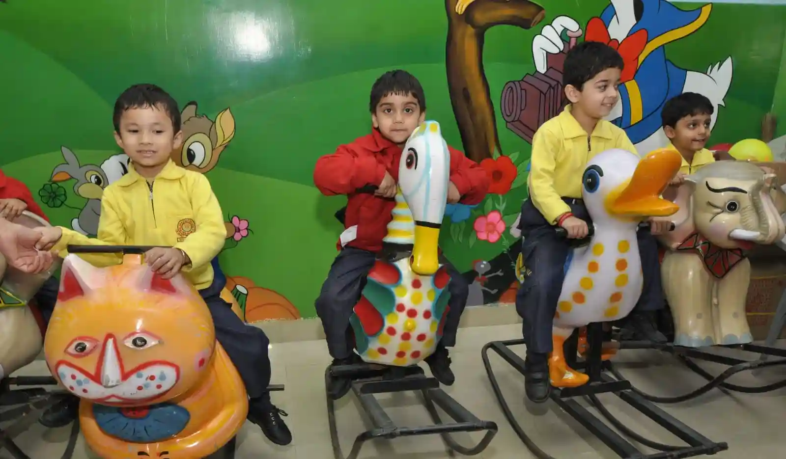 Flora Dale Senior Secondary School campus photo 8 of 8 — Dilshad Garden