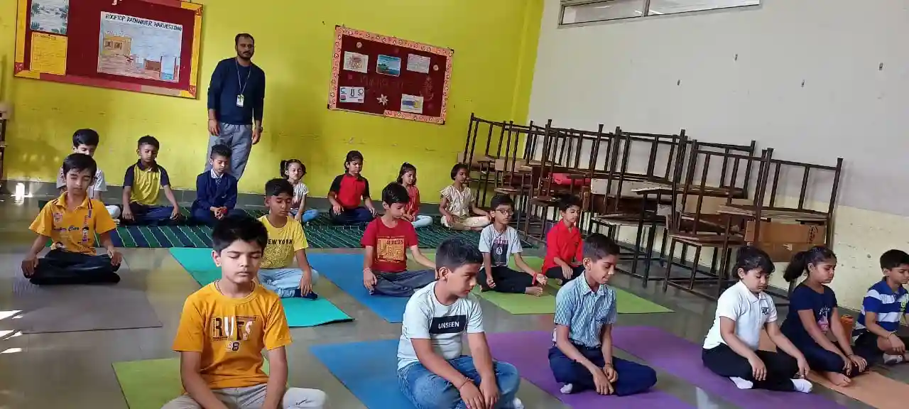 Bharati Vidyapeeth English Medium School campus photo 3 of 8 — Dasar
