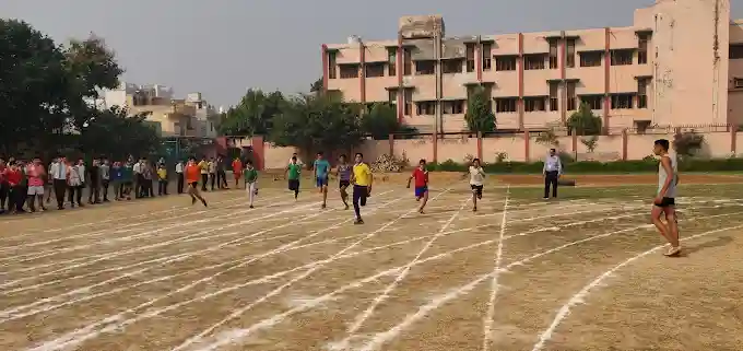 Hindu Senior Secondary School campus photo 2 of 5 — Thana Darwaja