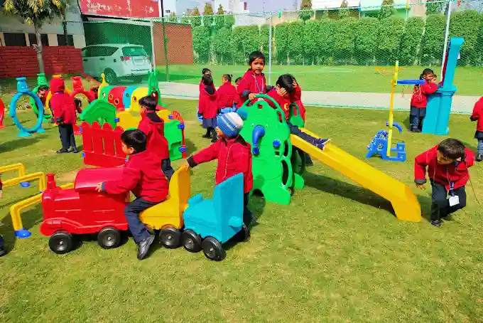Shiv Modern Senior Secondary School campus photo 4 of 8 — Thana Darwaja