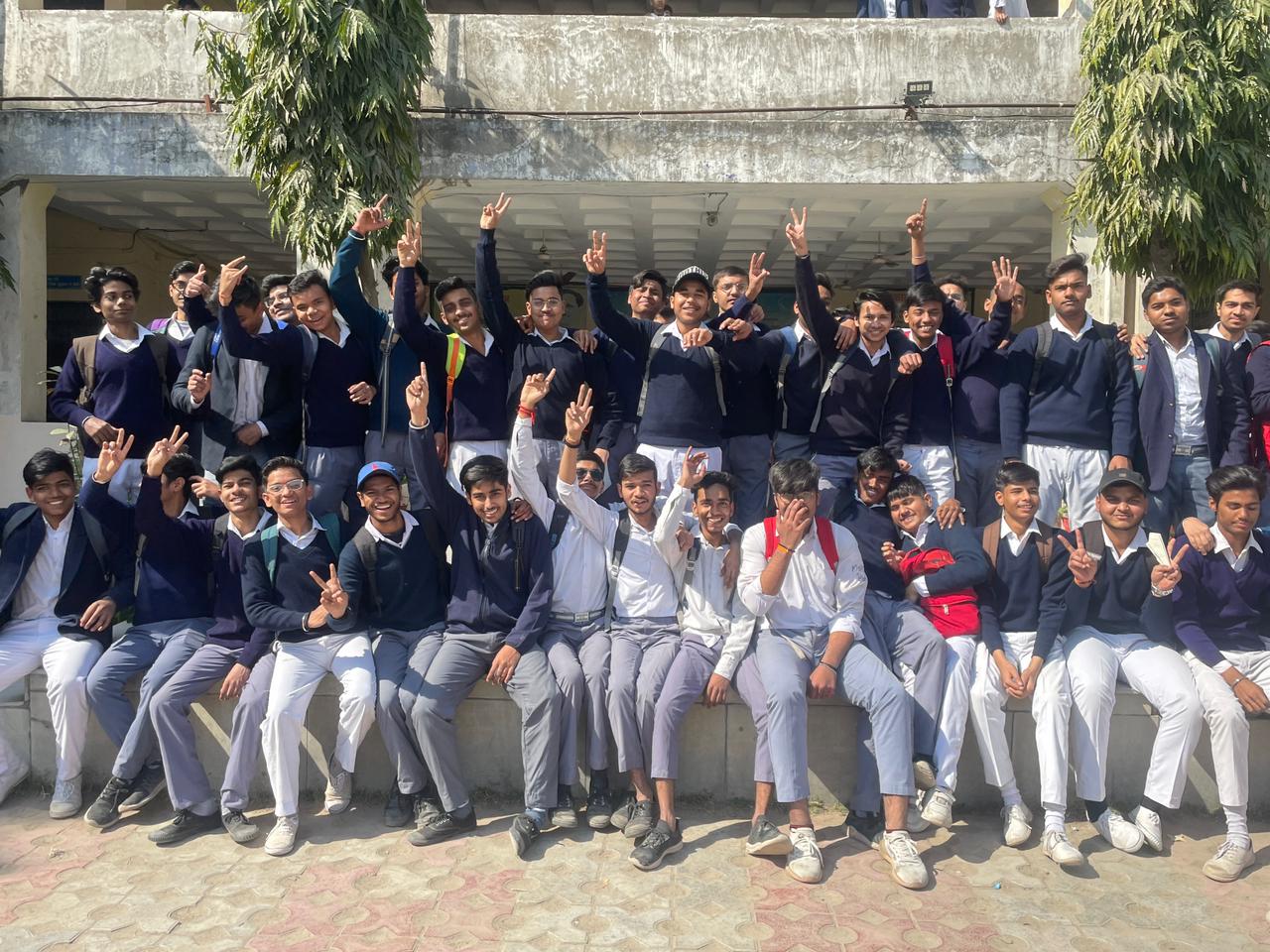 DAV Senior Secondary School campus photo 2 of 6 — Seelampur