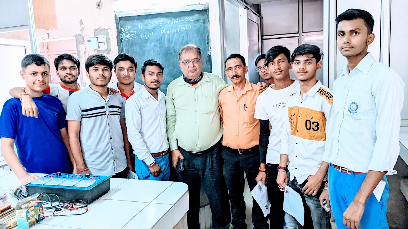 Geeta Senior Secondary School campus photo 6 of 11 — Sultanpuri B Block