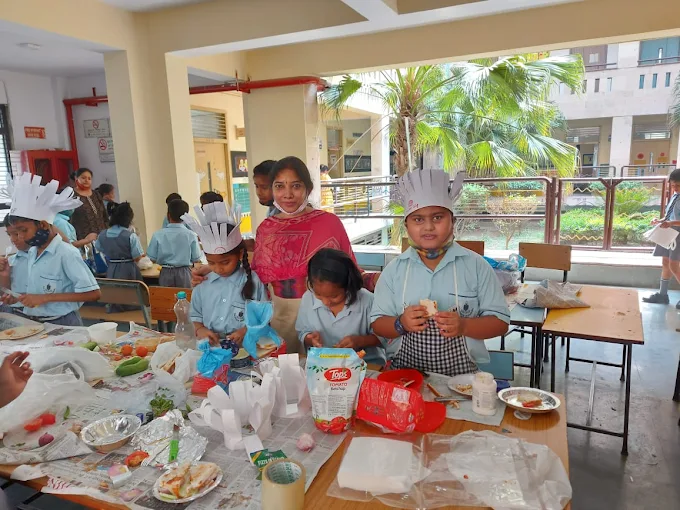 Navyug School campus photo 8 of 11 — Gole Market