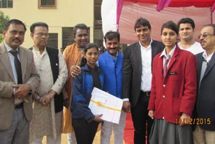 Raisina Bengali Senior Secondary School campus photo 3 of 30 — Gole Market