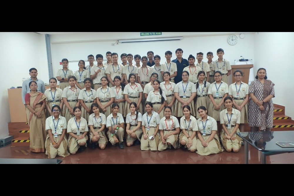 St. Froebel Senior Secondary School campus photo 14 of 30 — Paschim Vihar