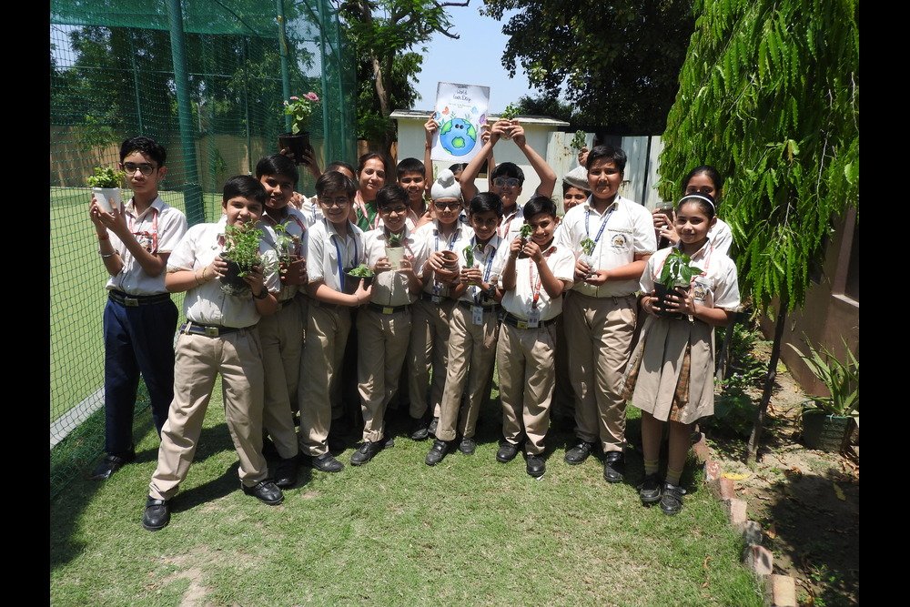 St. Froebel Senior Secondary School campus photo 10 of 30 — Paschim Vihar