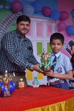 Winsome Flora English High School campus photo 4 of 4 — Mumbra
