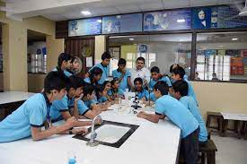 Amulakh Amichand Bhimji Vividhlakshi Vidyalaya campus photo 3 of 7 — Matunga East