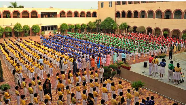 H D Public School campus photo 7 of 8 — Bahuakbarpur