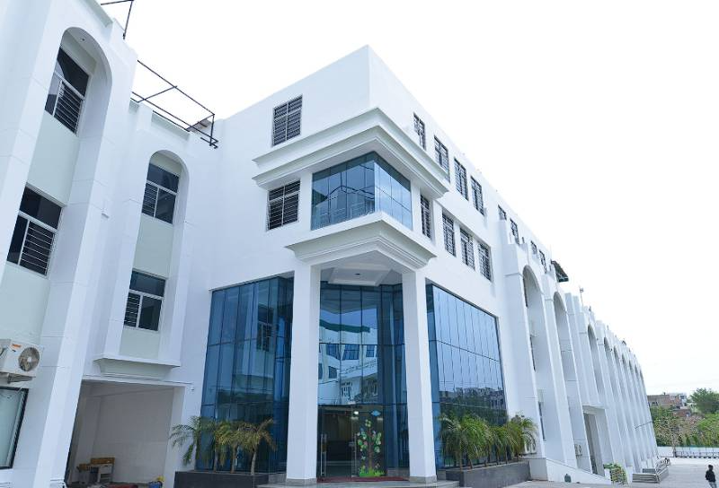 Warren Academy School campus photo 2 of 6 — Gopal Pura Mode