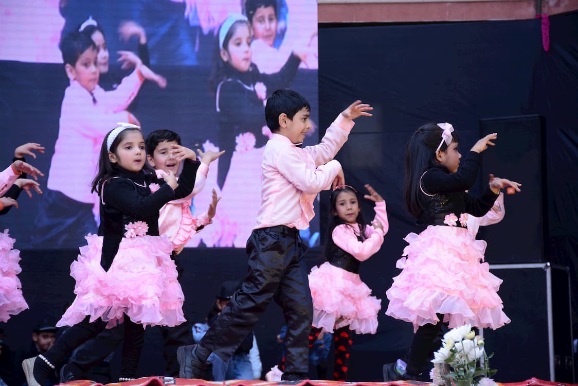 Shiv Modern Sr. Sec. School campus photo 5 of 7 — Paschim Vihar