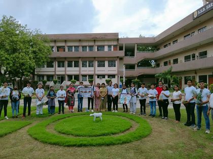 Shri Sanatan Dharam Saraswati Bal Mandir Sr Sec School campus photo 8 of 19 — Punjabi Bagh