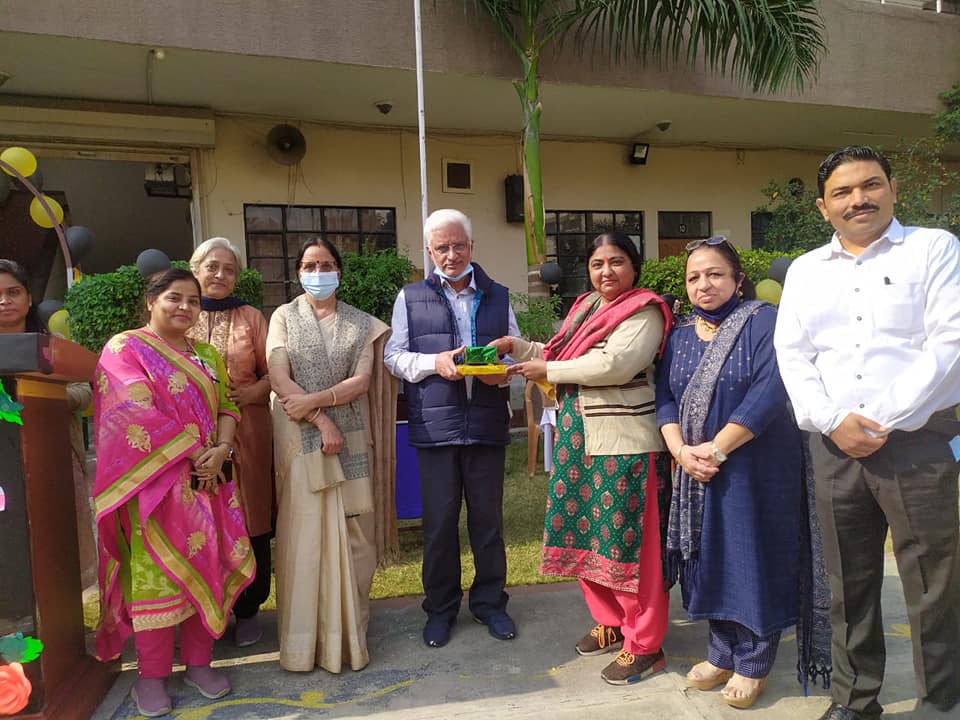 Shri Sanatan Dharam Saraswati Bal Mandir Sr Sec School campus photo 4 of 19 — Punjabi Bagh