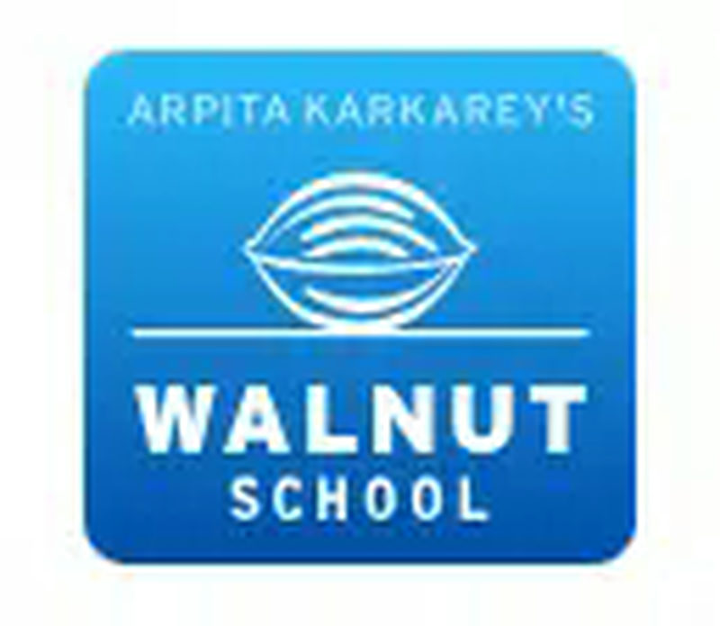 Walnut School logo